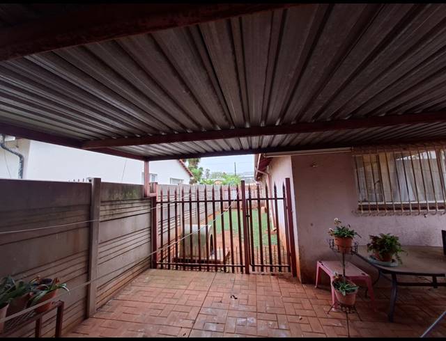 3 BEDROOM FREESTANDING FOR SALE IN KLOPPERPARK